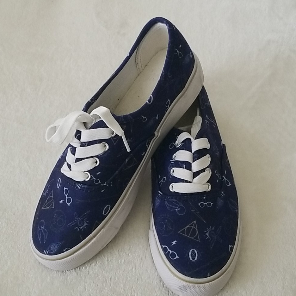 Harry Potter print sneakers